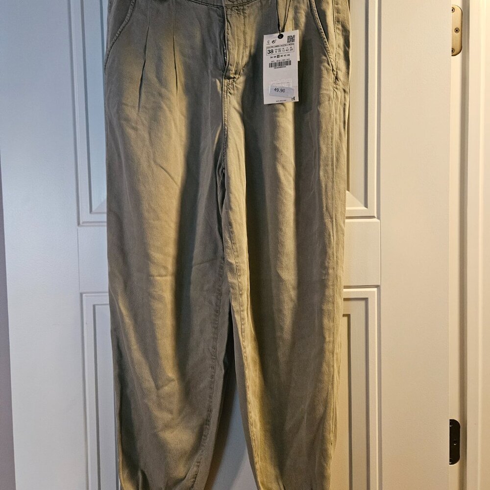 Zara Pleated Green Khaki Button Ankle Pants Size 6 BNWT